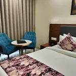 Hotel Luxe Opera Nh8 - 7Km From Igi Airport Delhi