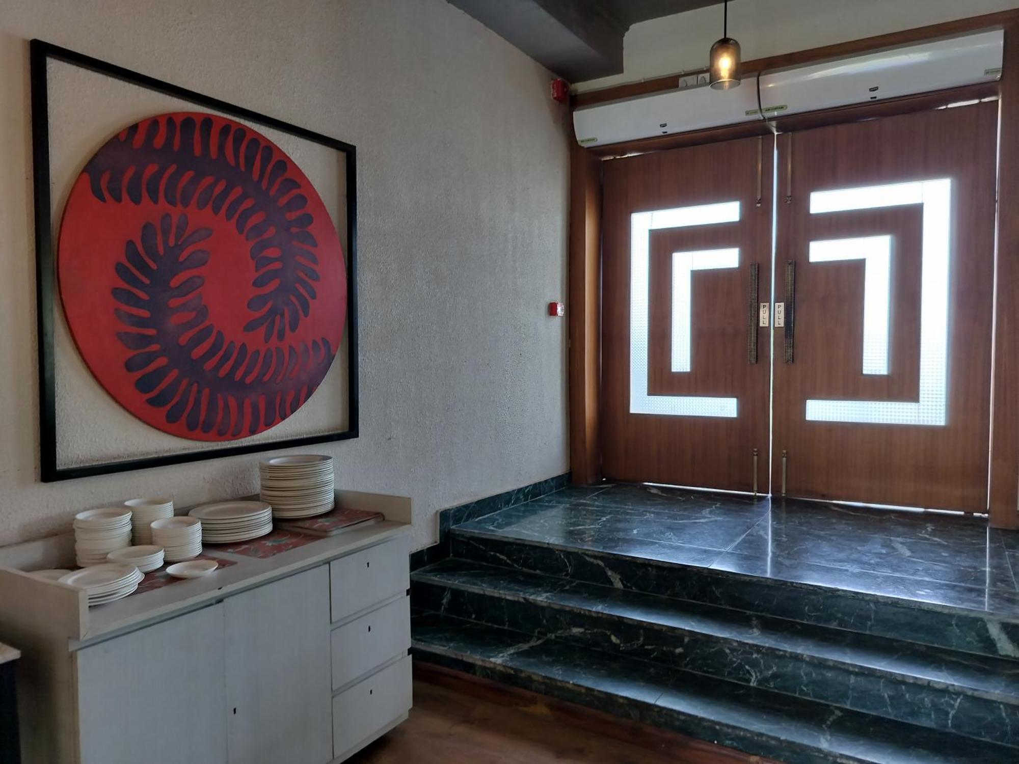 Luxe Opera Nh8 - 7km From Igi Airport Delhi - 