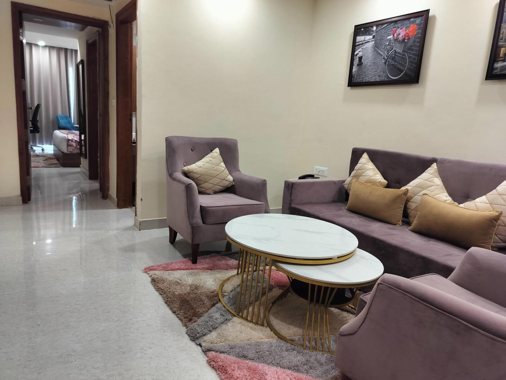Hotel Luxe Opera Nh8 - 7km From Igi Airport Delhi - 