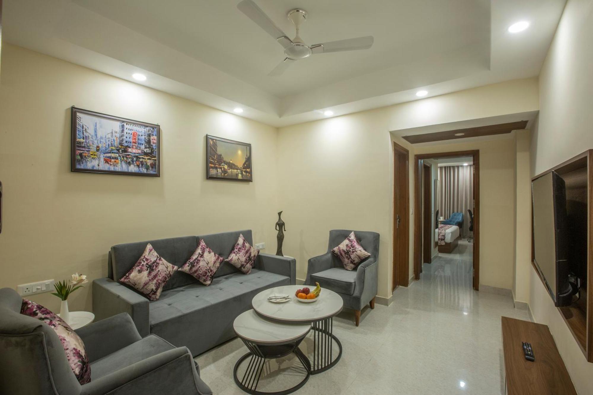 Hotel Luxe Opera Nh8 - 7km From Igi Airport Delhi - 