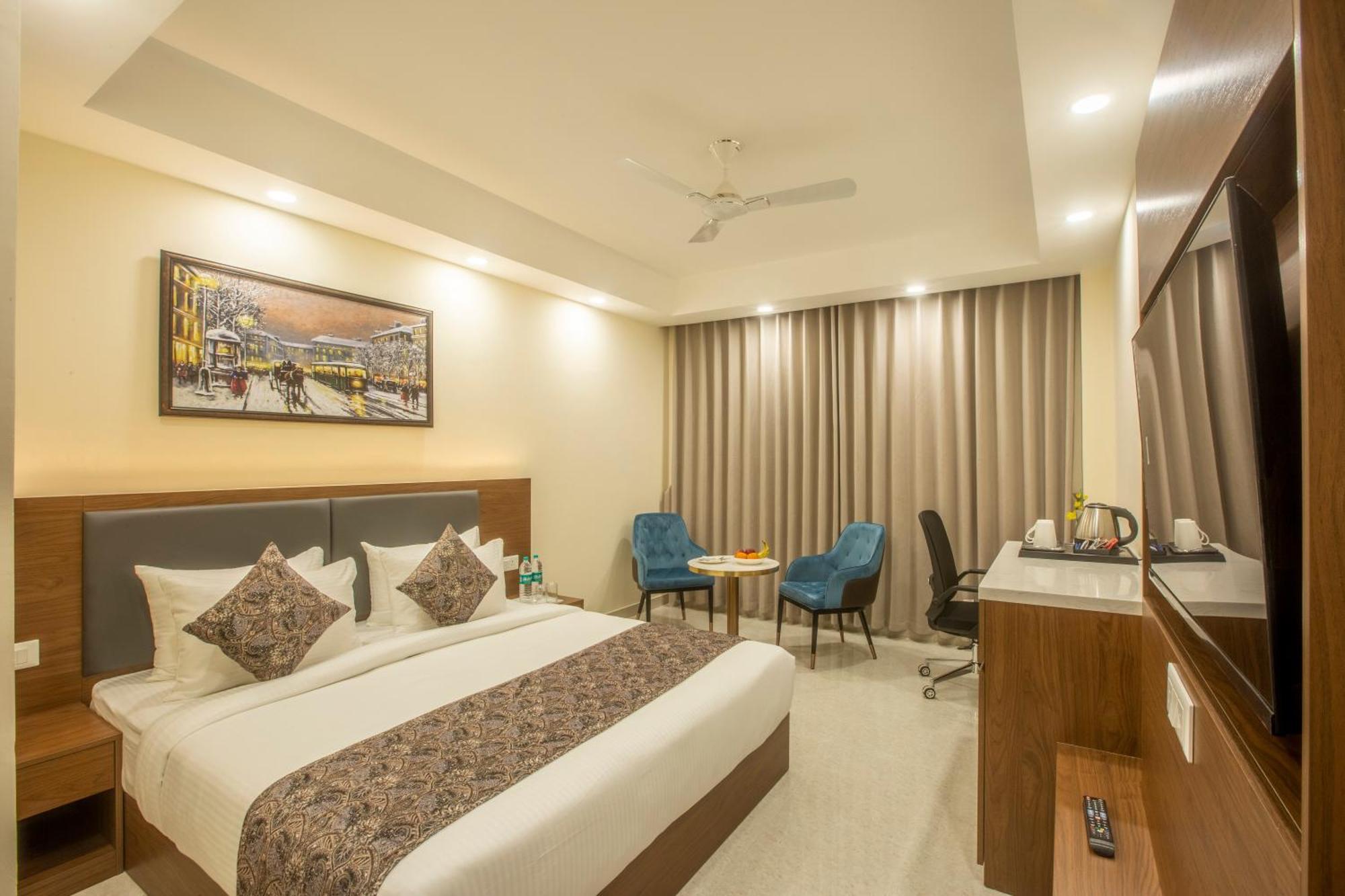 Luxe Opera Nh8 - 7km From Igi Airport Delhi - 